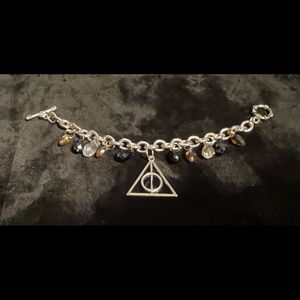 Harry Potter Inspired Silvertone Bracelet - Hufflepuff House
